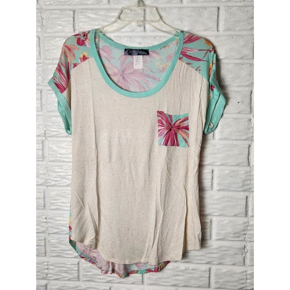 B Flawless top Women's size Large Tropical T shirt NWT
